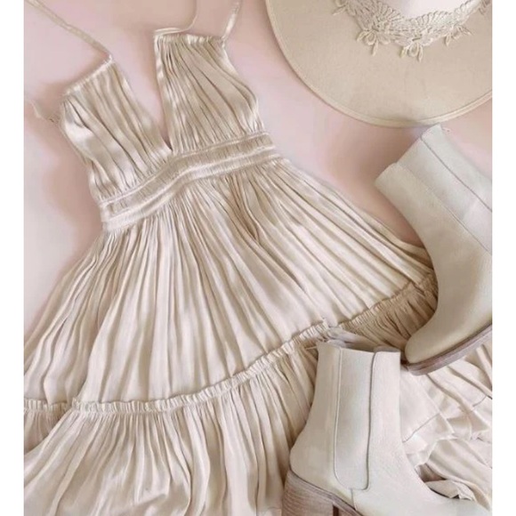 ResetbyJane Miranda dress in silver brand new. - Picture 2 of 8